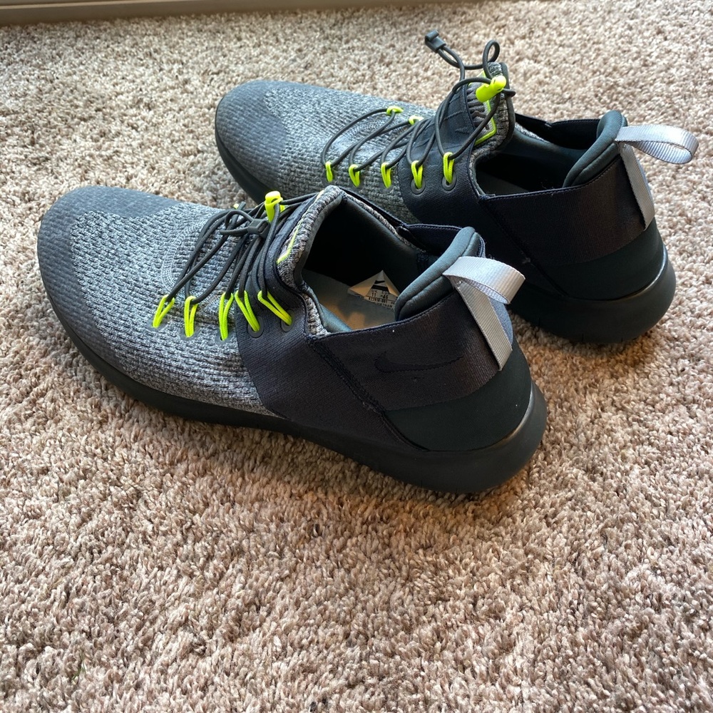 Grey Nike Frees with Neon Accent